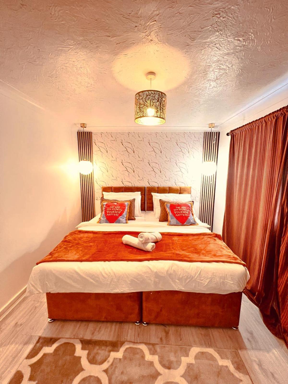 Luxe Smart Home - Basildon Serviced Accommodation - 7 Mins Walk To Basildon Town Centre, Hospital & Train Station Exterior foto